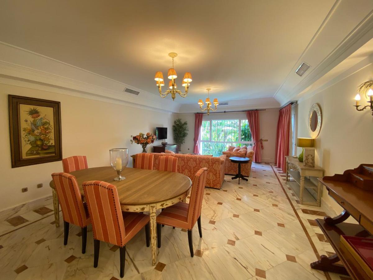 Apartamentos Villa Torreblanca フエンヒロラ エクステリア 写真