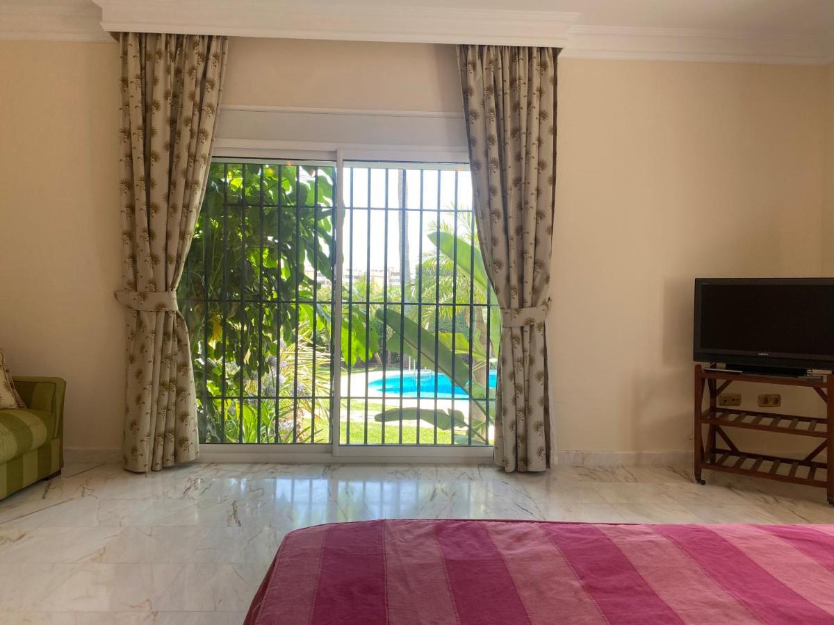 Apartamentos Villa Torreblanca フエンヒロラ エクステリア 写真