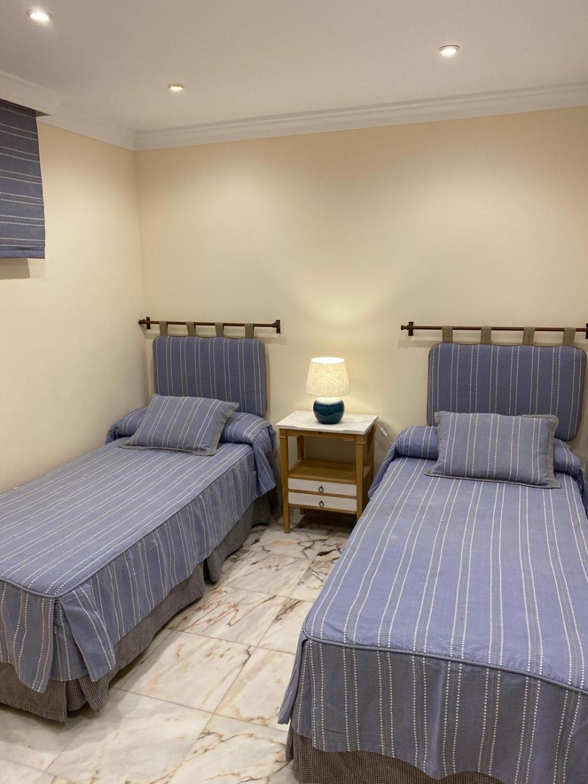 Apartamentos Villa Torreblanca フエンヒロラ エクステリア 写真